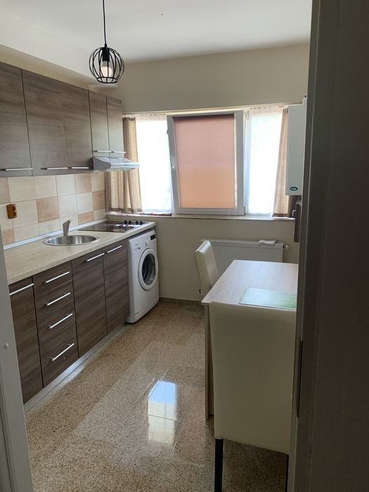 proprietar inchiriez apt 1 cam. cu terasa