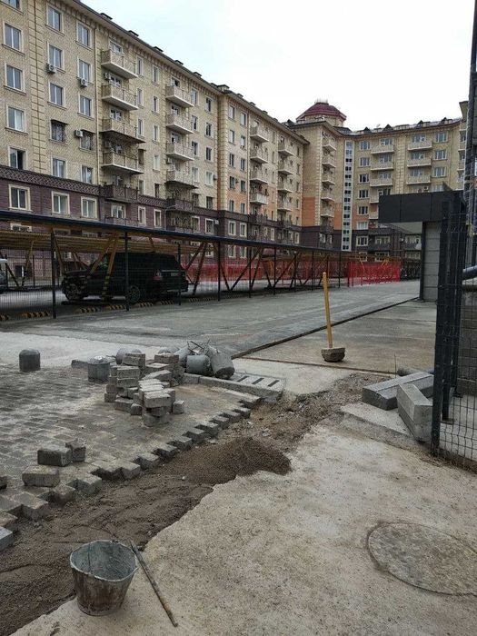 Продается возле Алайского рынка в GABUSе 4/6/7 и 4/7/7 по 164м2