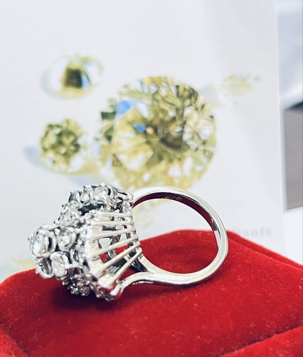 Дамски пръстен бяло злато и диаманти