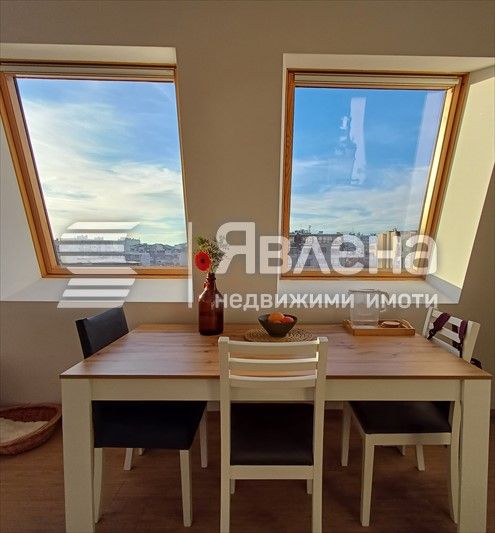 Продава се Тристаен апартамент в Варна, Левски - 78 кв.м за 2113 €/кв.м - Снимка #2