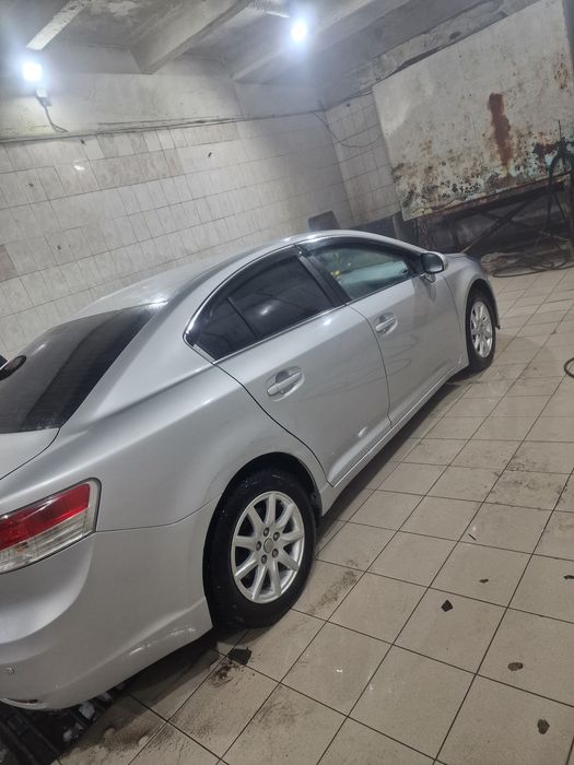 Продам Тойоту Авенсис