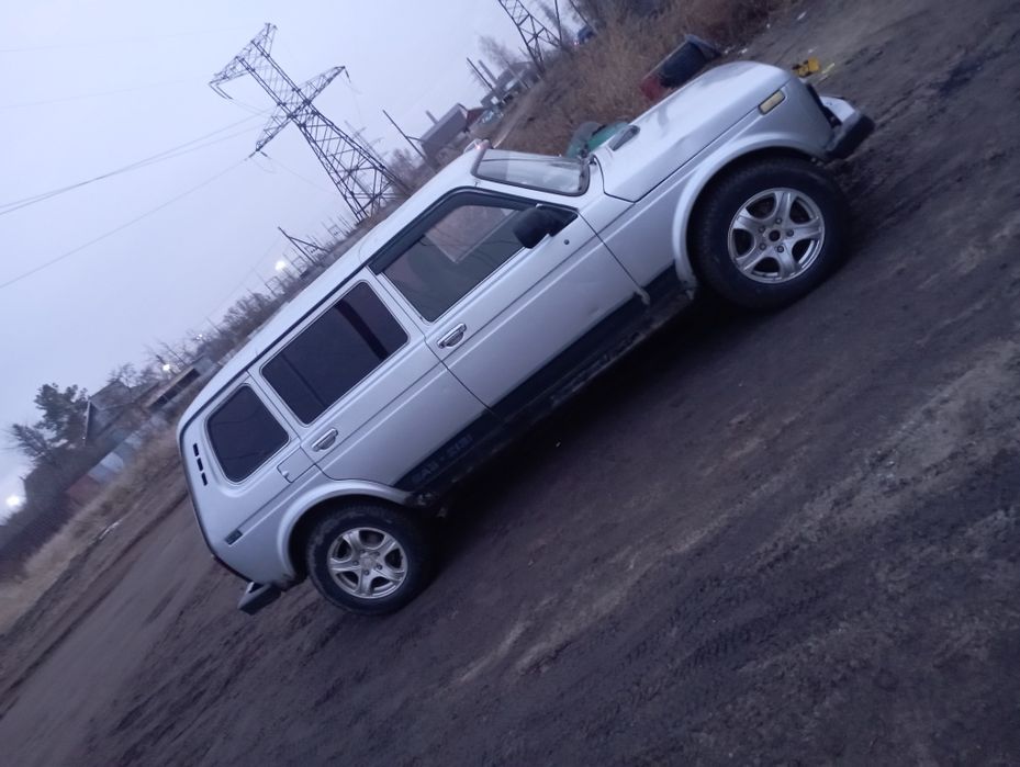 Продаю Ниву 21310