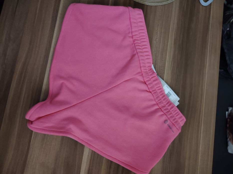 Ефектни памучни шорти Adidas