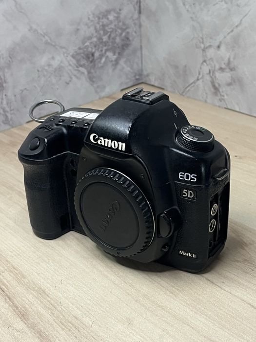 Фотоаппарат Canon EOS 5D Mark II
