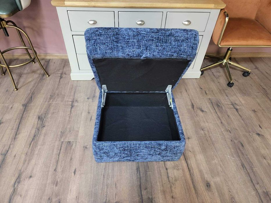 Синя табуретка от плат с функция ракла