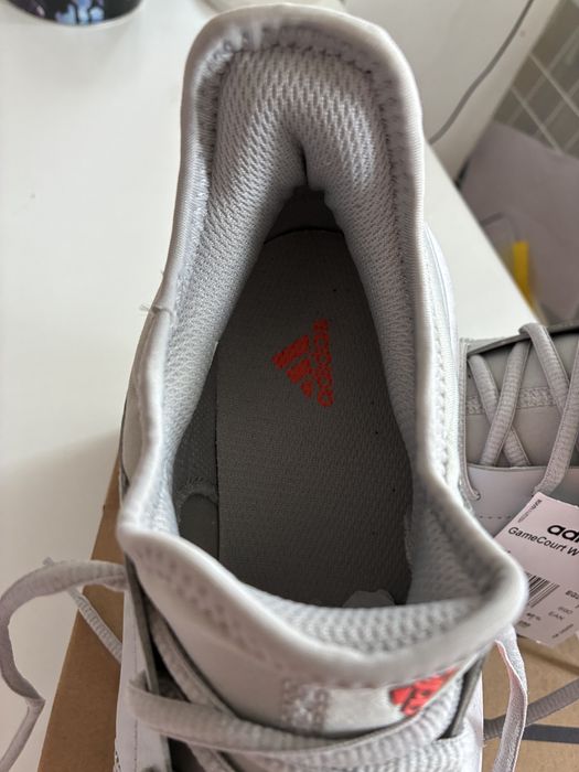 Нови тенис маратонки Adidas 40 2/3