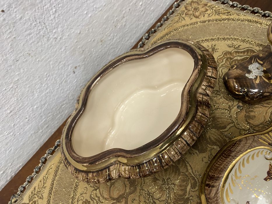 Белгийски порцеланов сет два свещника и кутия