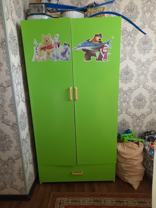 Продам 2 детских шкафа
