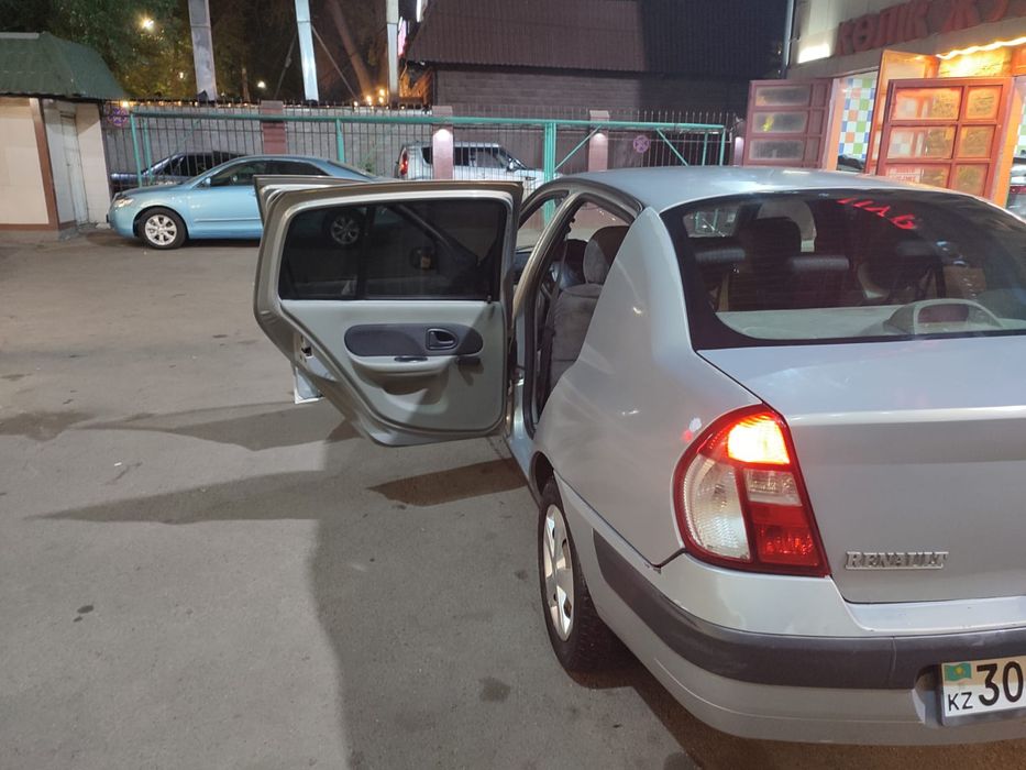 Renault Symbol 2006 года выпуска