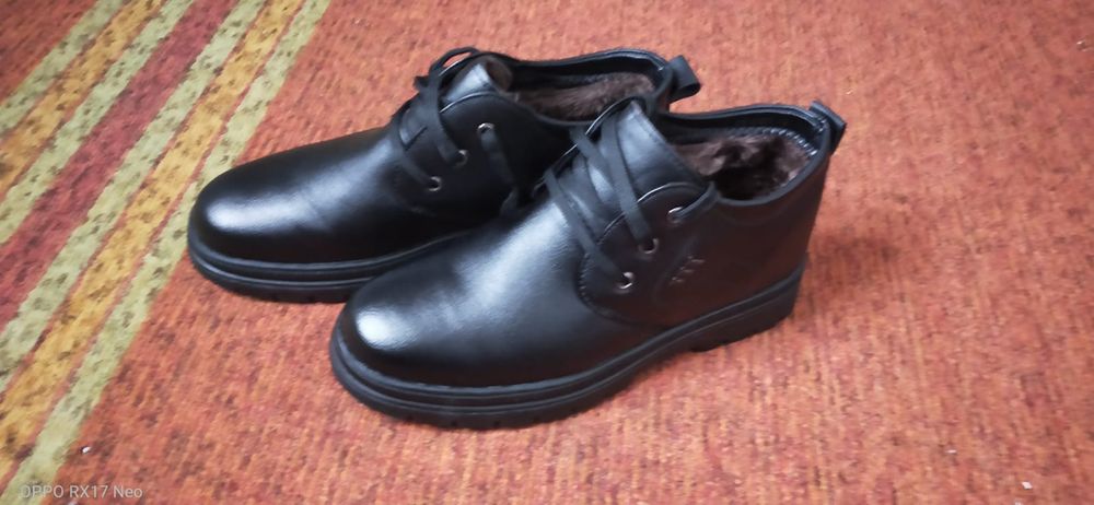 Срочно. Продам. Ботинки