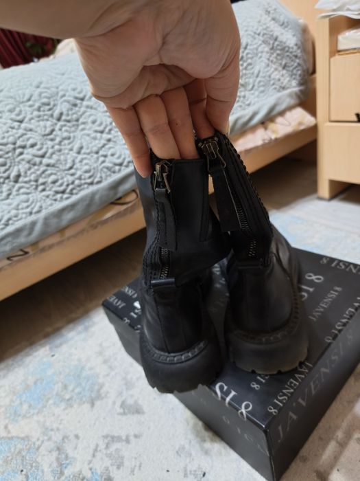 Продам демисезонные сапоги