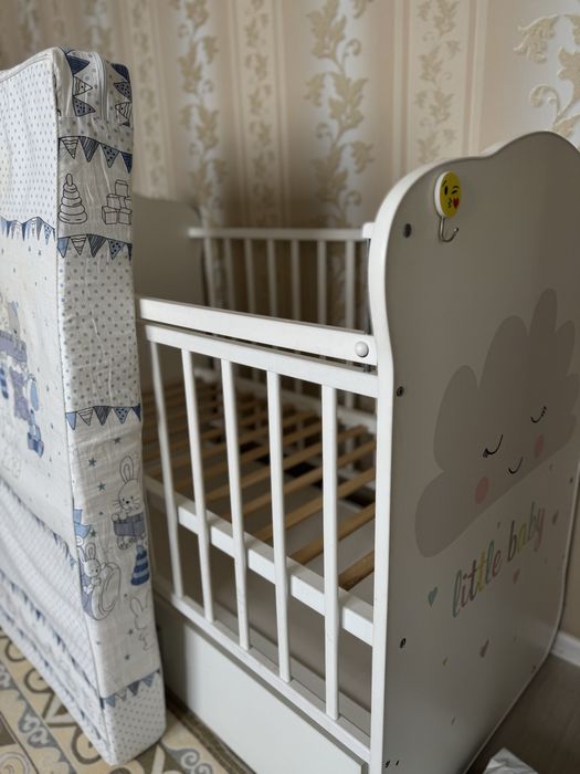 Продам кроватку маятник