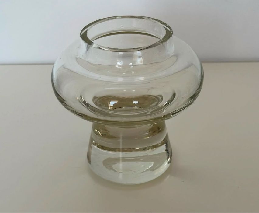 Тежка стъклена ваза