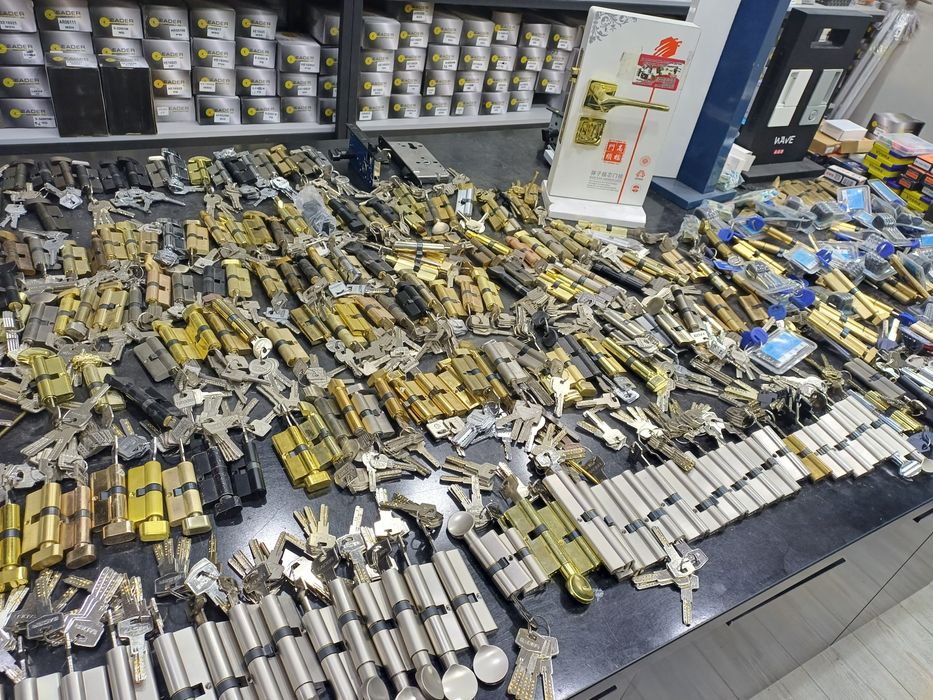 Установка замков вскрытие замков замок очиш урнатиш ремонт