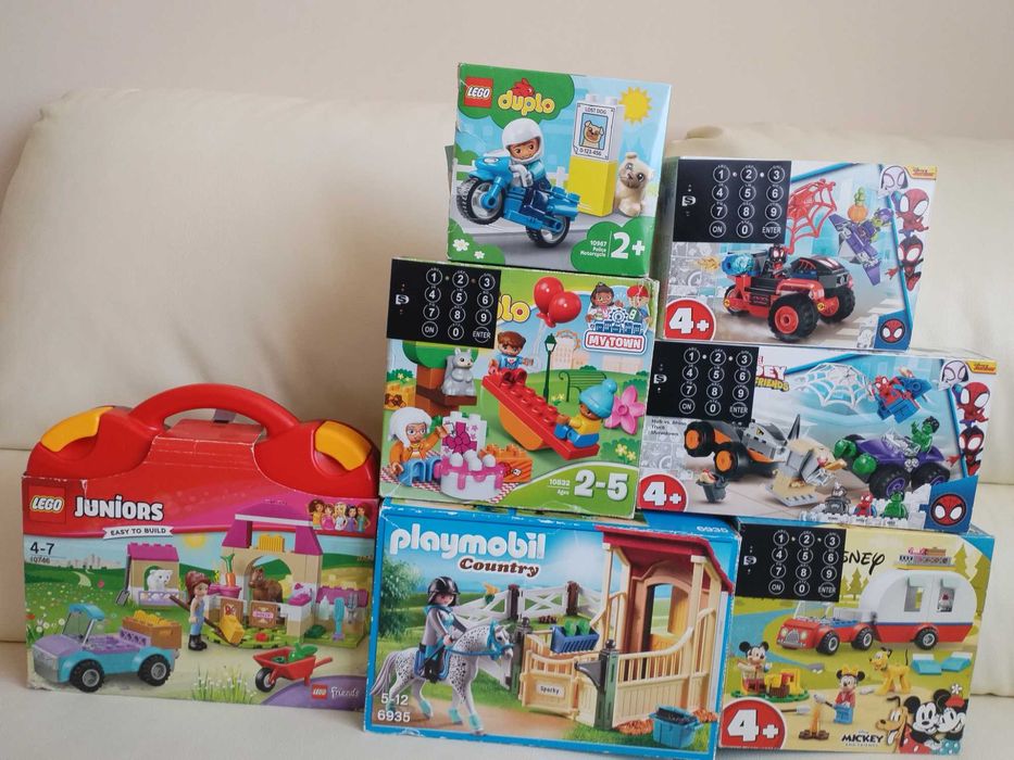 Lego и Playmobil Country