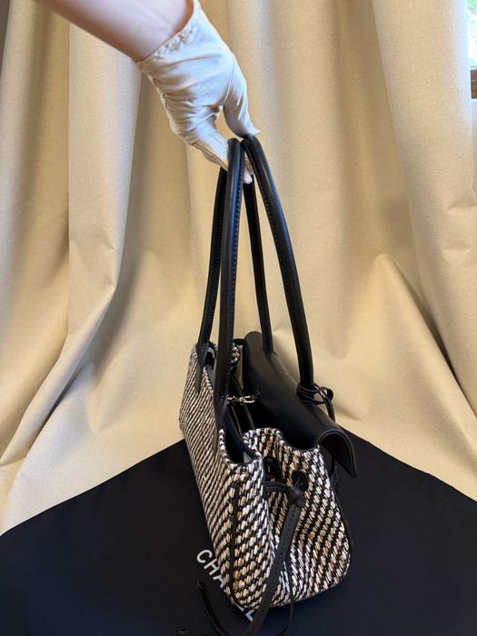 Geanta chanel urban essential- produs pe stoc