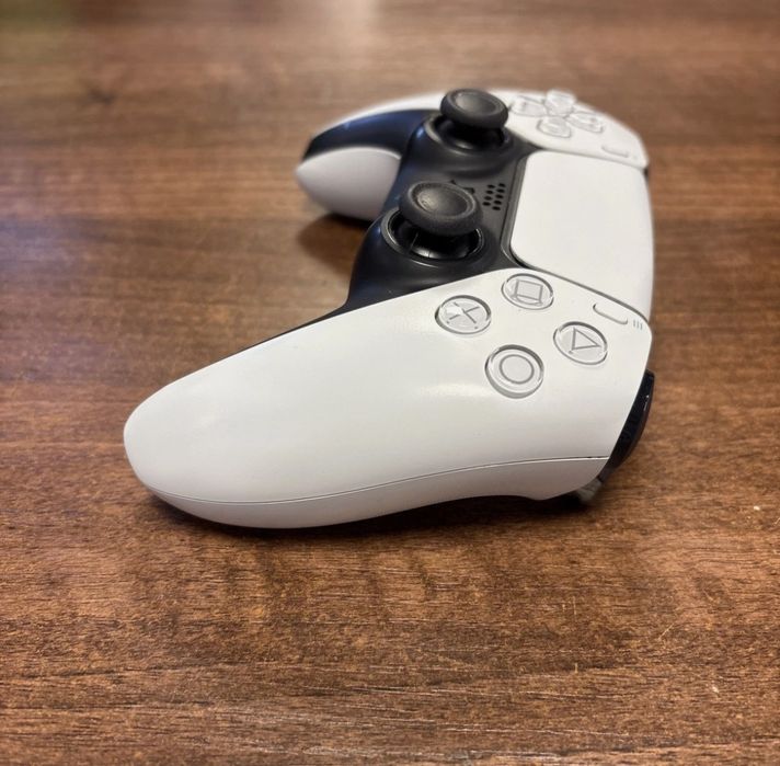 Ps5 джойстик - запазен