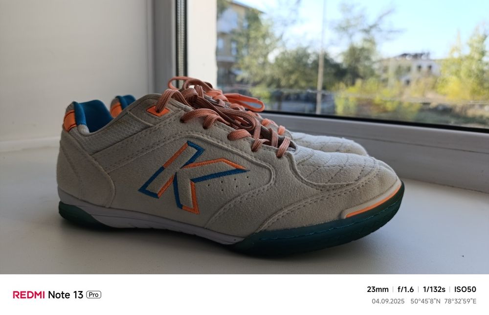 Продам футзалки Kelme
