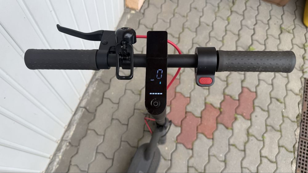 Trotinetă electrică Xiaomi Mi Electric Scooter Pro 2 - Ca Nouă