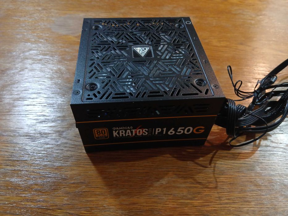 Sursa Gamdias Kratos P1 650W RGB