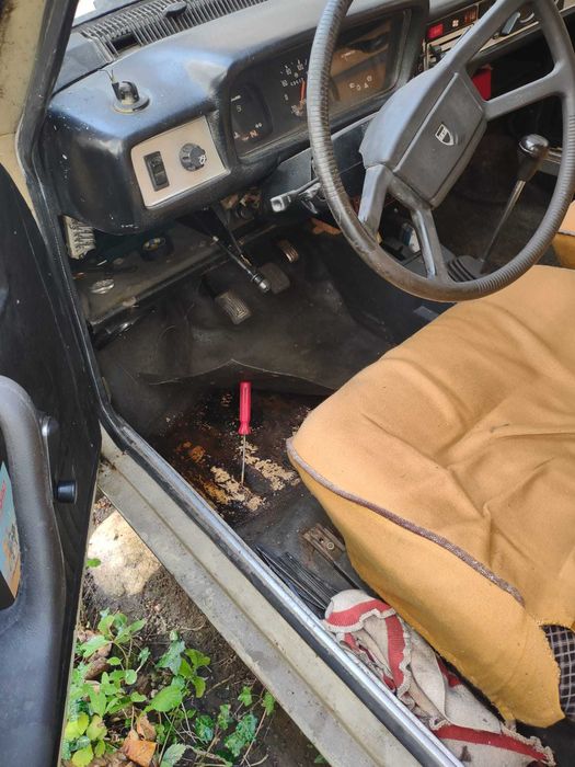 autoturism Dacia