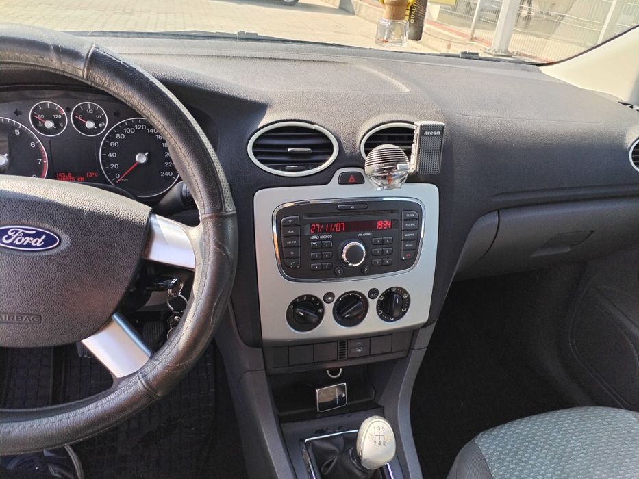 Vând Ford Focus benzină