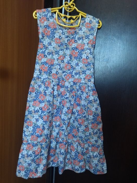 Продам детские вещи на 6 -7 лет .