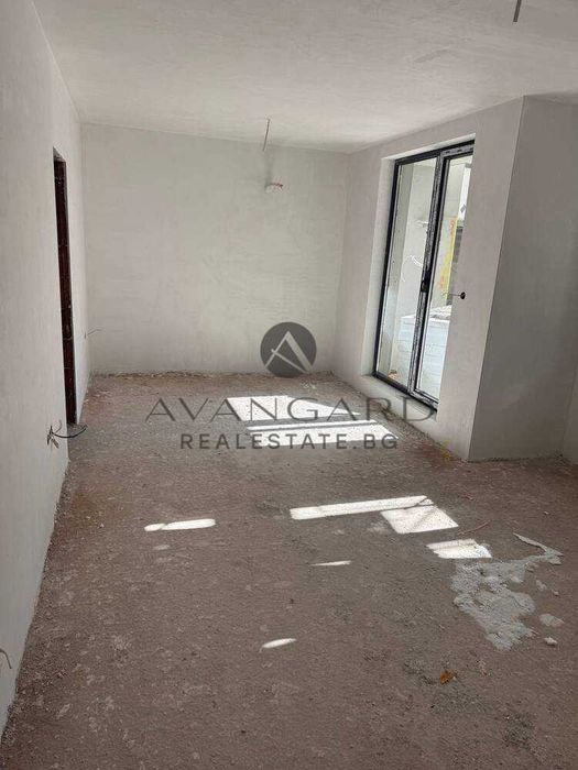 Продава се Двустаен апартамент в Пловдив, Кючук Париж - 61 кв.м за 1853 €/кв.м - Снимка #1