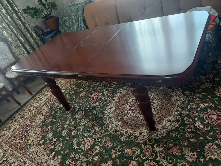 Продам стол со стульями,  дерево качество