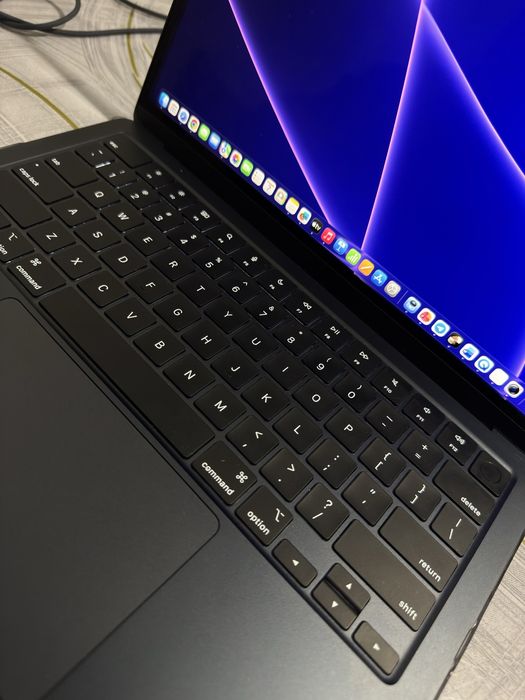 Продам Macbook Air 13