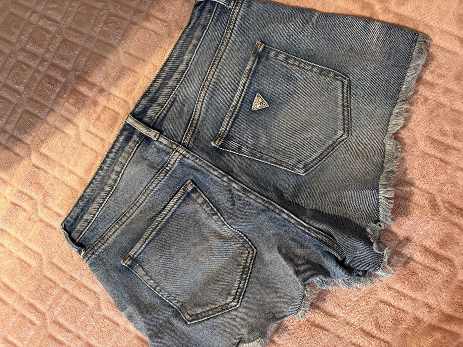 Къси панталони Guess