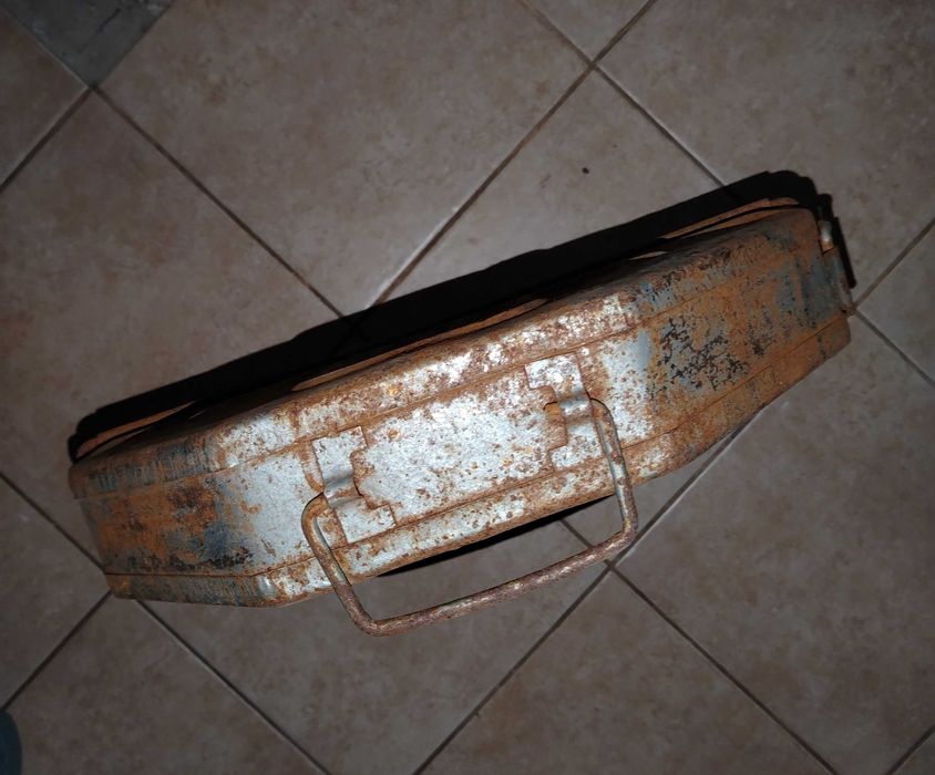 Короб от киноленты. Подробно в описании.