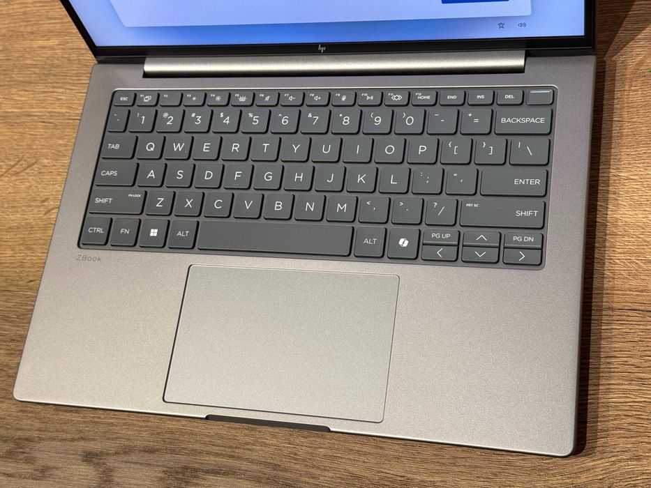 Laptop HP ZBook 8 G1i Workstation 14-inch 2.5K 120Hz Intel Ultra 9 285H 64GB Ram 1TB SSD Win11 Pro Firma AlienStore Garantie Factura