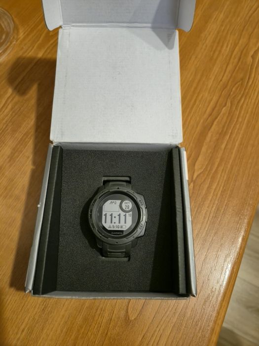 Vând ceas garmin instinct