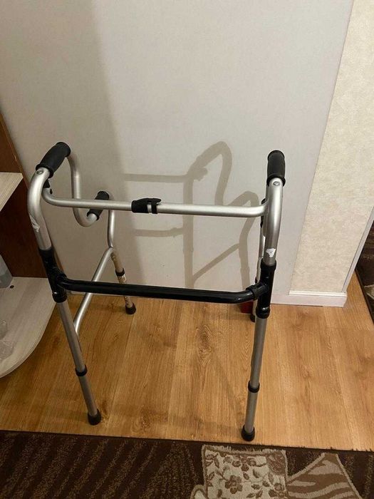 Продам новый ходунок