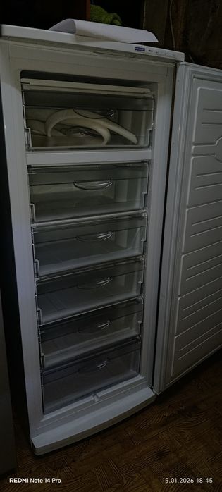 Продам морозильную камеру