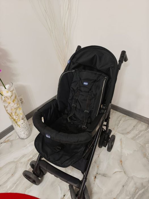 Carucior copil chicco trio sprint 3 in 1. Impecabil