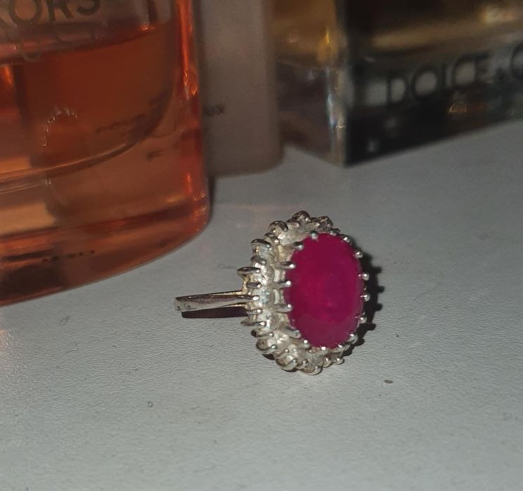 Inel de argint cu rubin