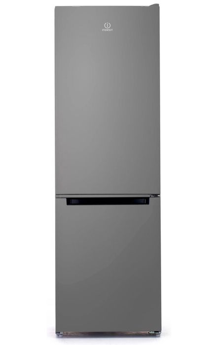 Холодильник Индезит.