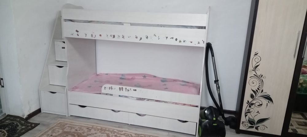 Продам двухярусный кровать