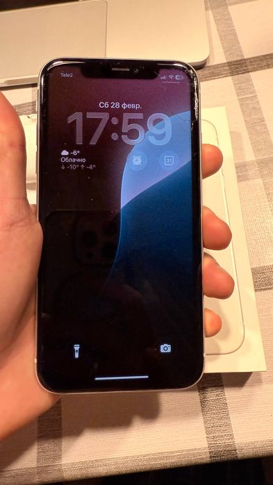 Продам телефон iphone 11