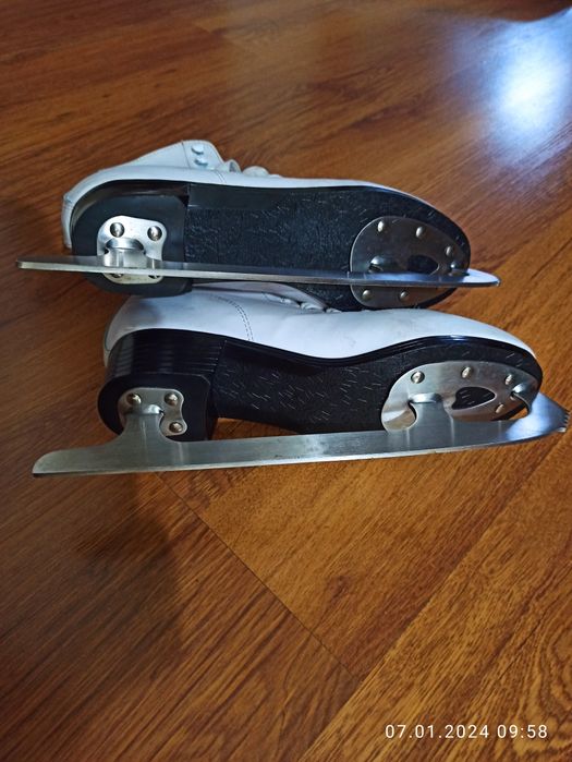 Коньки женские 41 размер