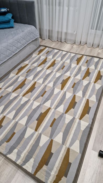 Ковер икеа в отличном состоянии.