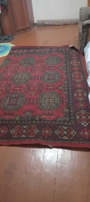 Ковер фабричной работы