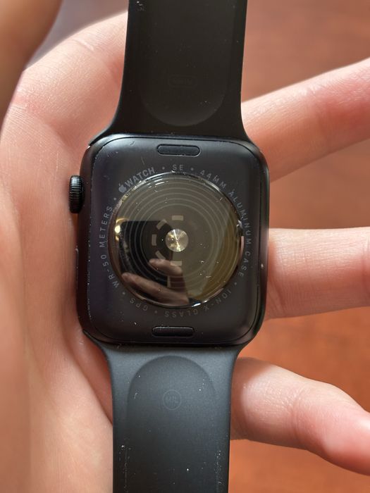 Продам Apple Watch SE 2 44mm