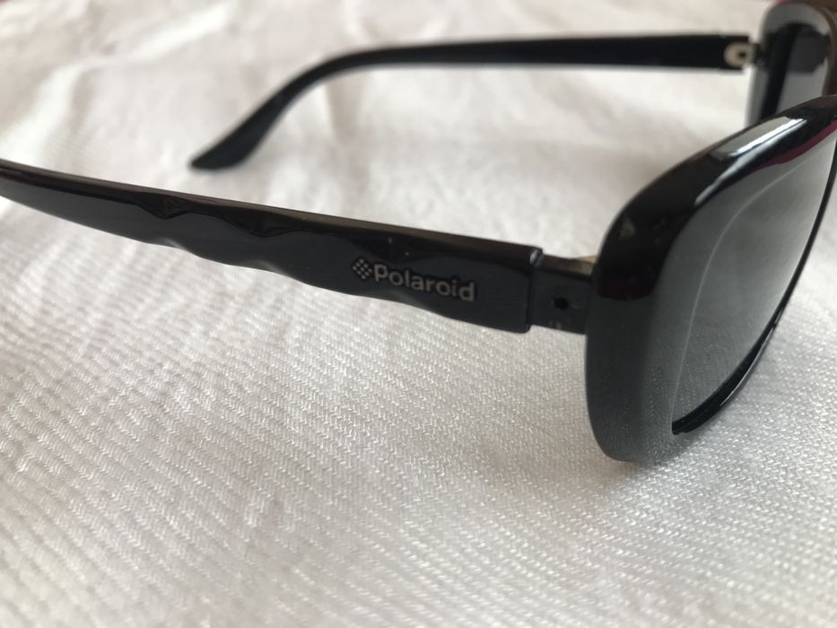 Дамски слънчеви очила Polaroid с поляризирани стъкла и калъф