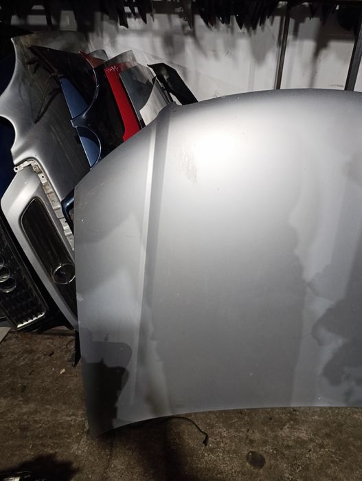 Капот на Ауди А8D3 из Германии