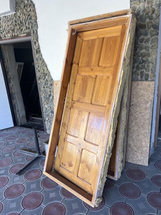 Подам двери из массива