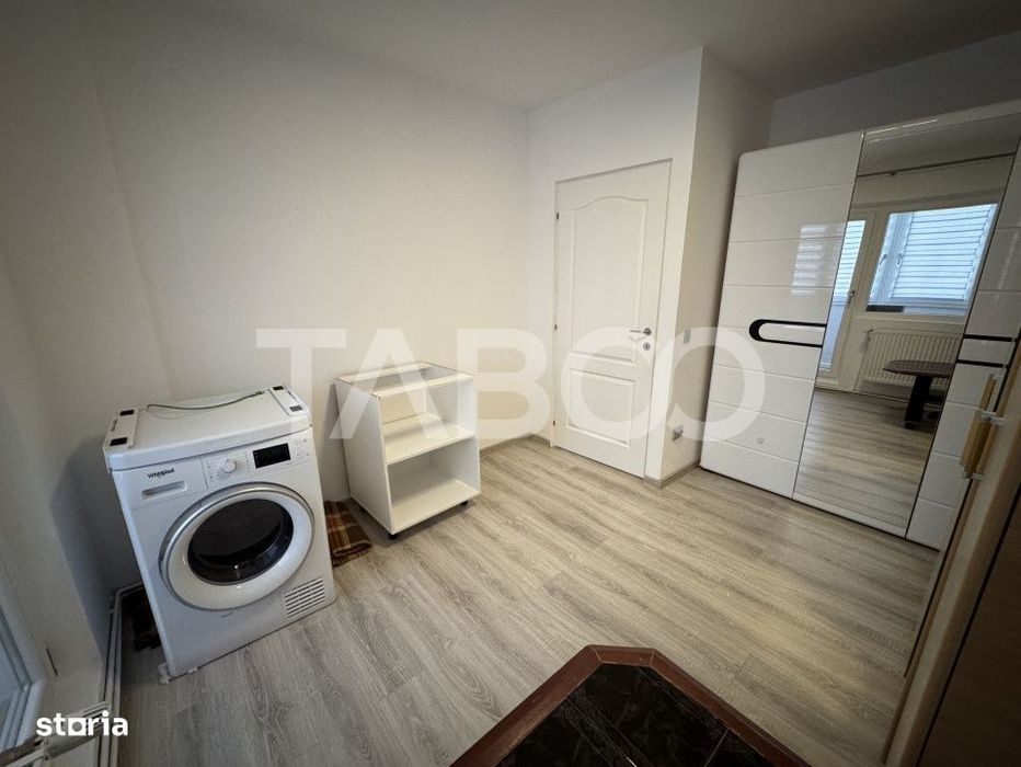 Apartament etaj 3 decomandat cu 3 camere 2 bai 2 balcoane Strand Sibiu