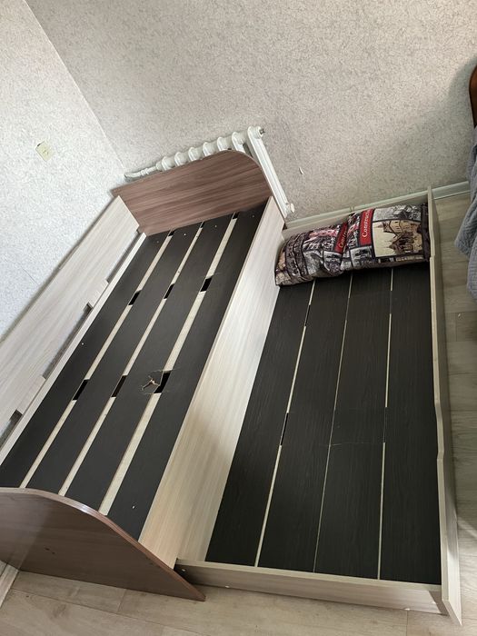 Продается детский кровать двухярусная